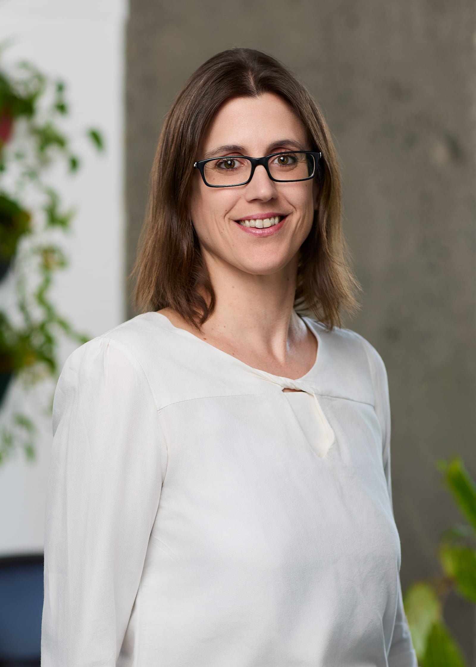 Héloïse Panhard, Adjointe administrative